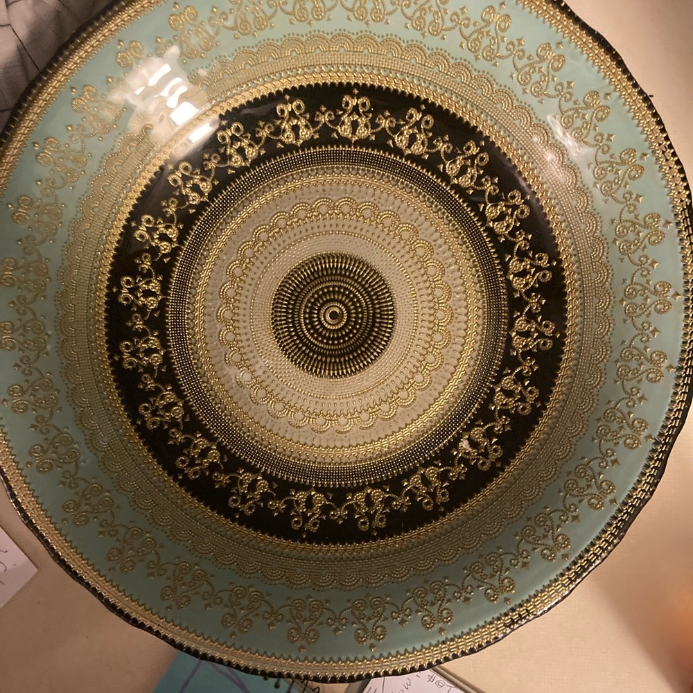 15 INCH ROUND ORIENTAL. DECORATiVE BOWL
